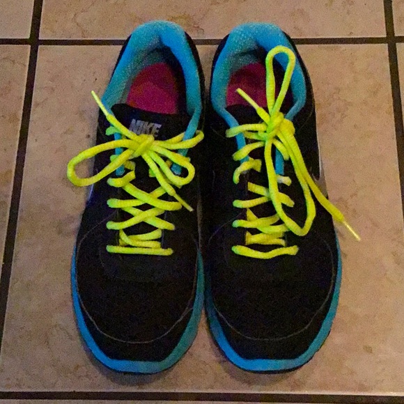 Nike” sneakers size 7, 🦋🌸 - Picture 2 of 4